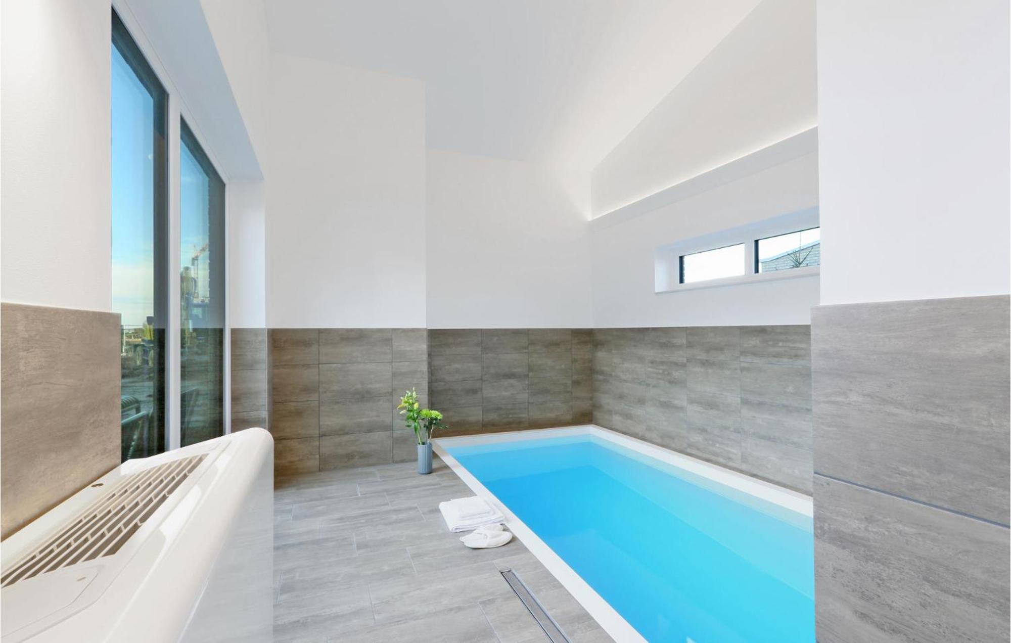 Nice Home In Lembruch-Duemmer See With Sauna Exteriör bild