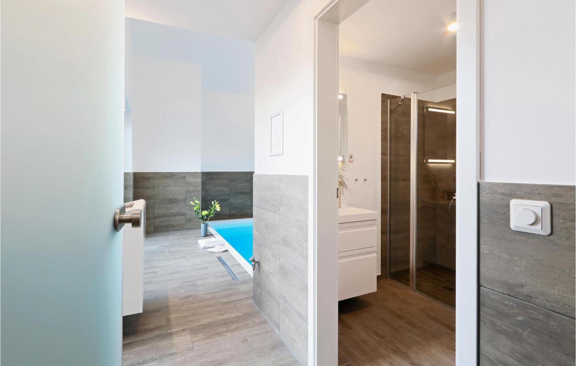Nice Home In Lembruch-Duemmer See With Sauna Exteriör bild